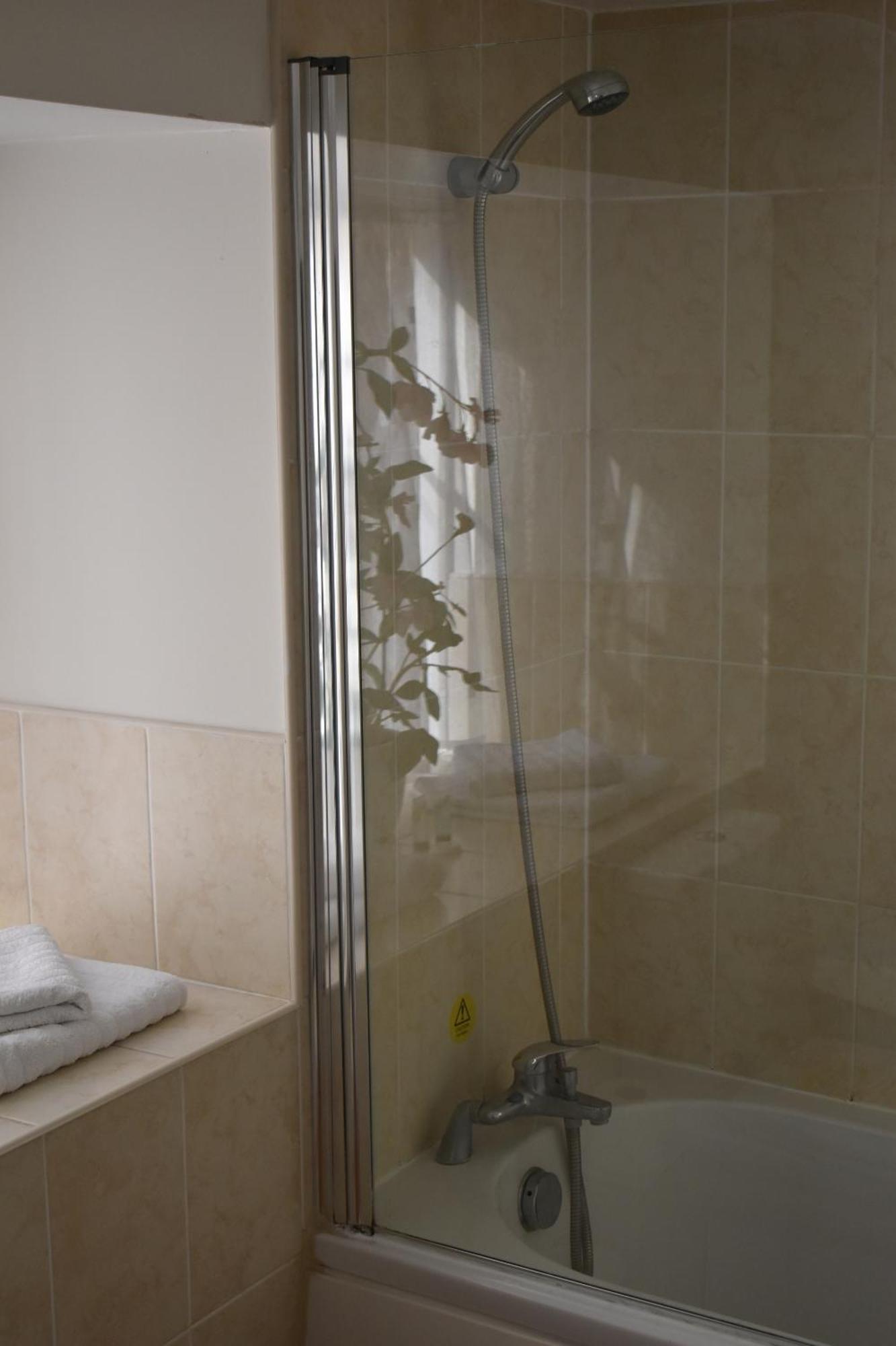 Davenford Cotswold Gardens Bed & Breakfast Stow-on-the-Wold Phòng bức ảnh